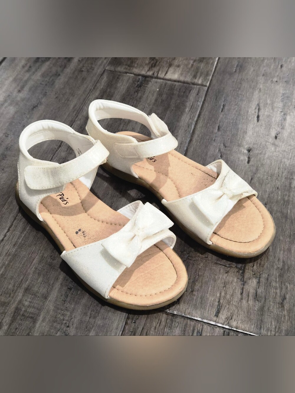 Dream Paris White Glitter Bow Sandals, Kids Size 12